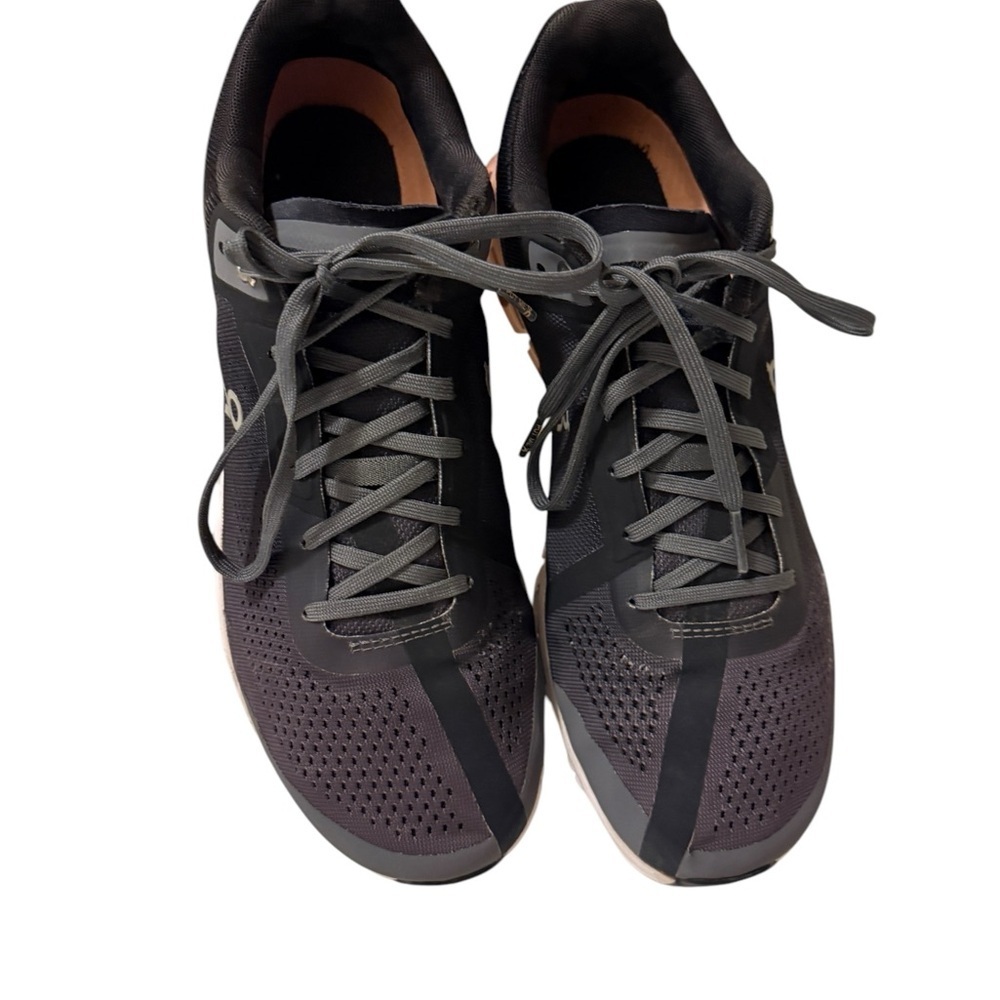 On Running On Cloudflow
Women's Running Training Shoes
Size 10.5 M, Rock Rose - Picture 9 of 12